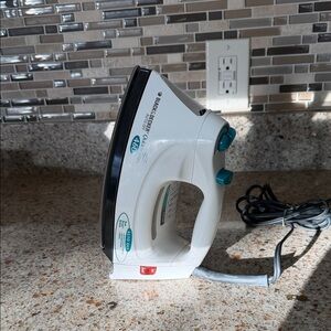 Black & Decker White Iron with Teal Details